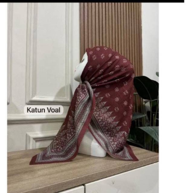 Hijab motif segiempat katun voal merah maroon ukuran 110x110 brand new