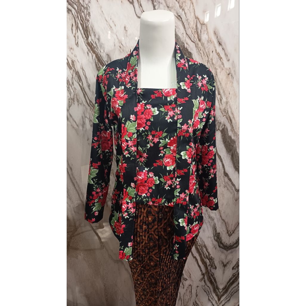 Kebaya Kutubaru Motif Bunga