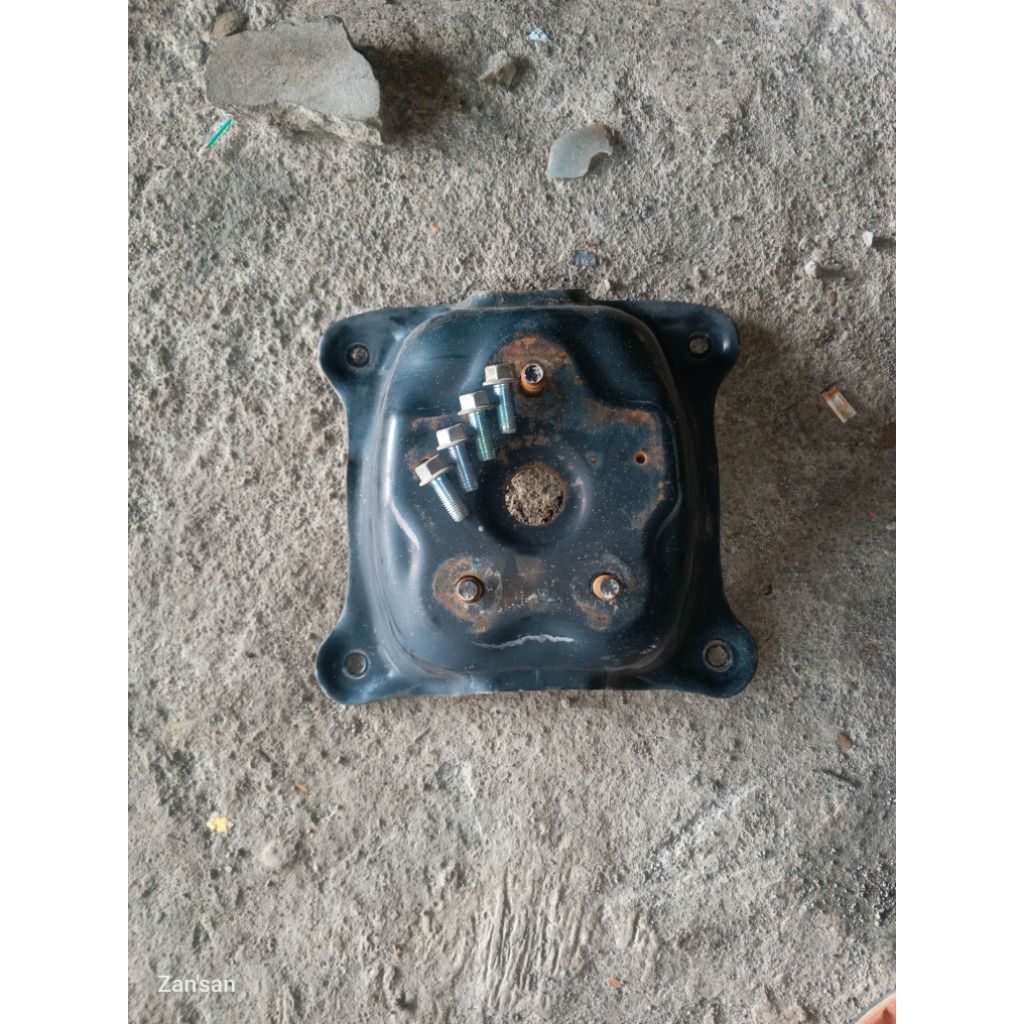 Dudukan Ban serep Grand Vitara