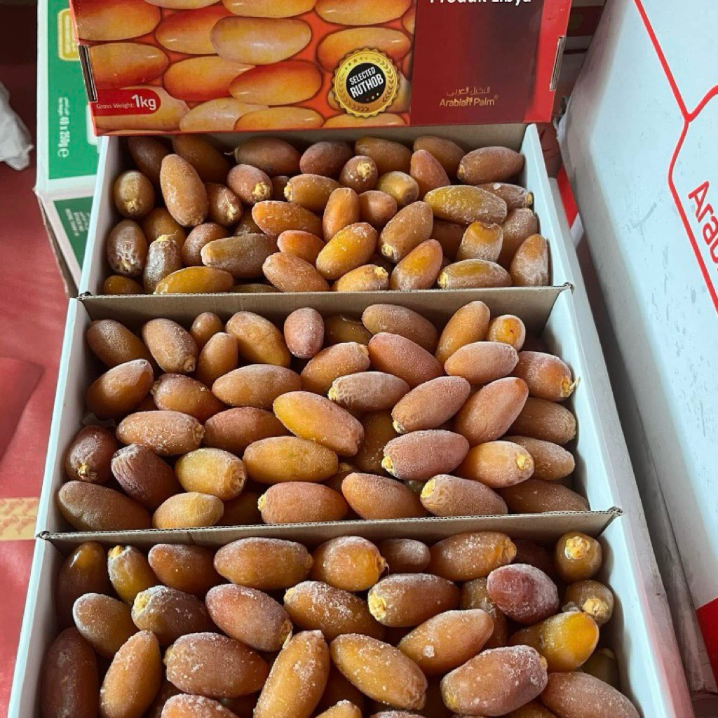 Kurma Muda Ruthob Libya Segar 1kg – Tekstur Renyah Pilihan