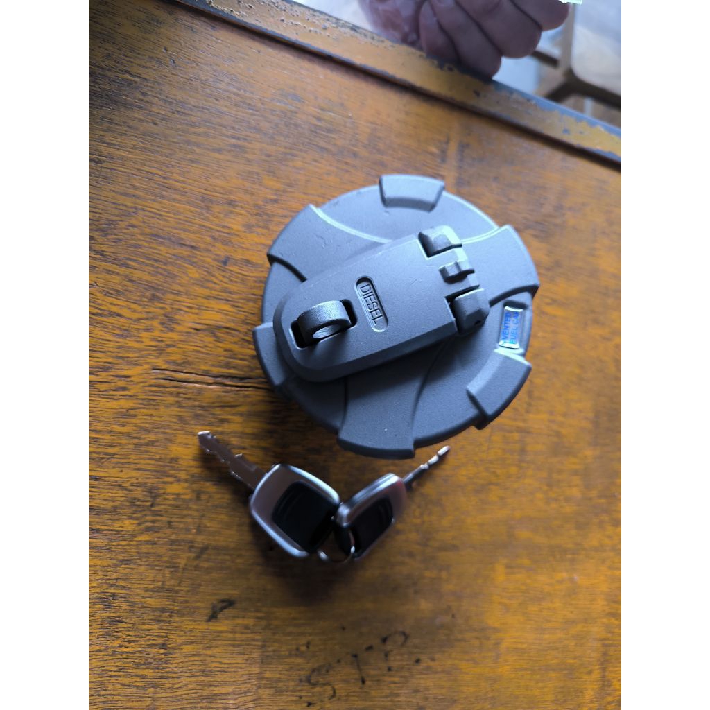 TUTUP TANGKI SOLAR HYUNDAI HX210 HX210S FUEL TANK CAP HYUNDAI HX210 HX210S TUTUP TANGKI SOLAR HX210 