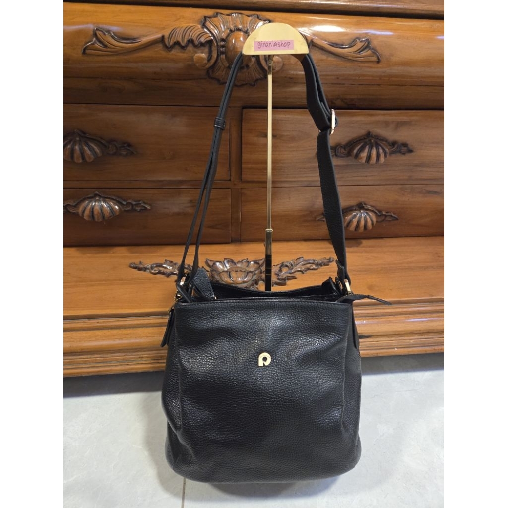 tas papillon hitam