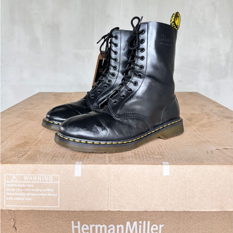 Dr Martens 1490 Blacksmooth 45