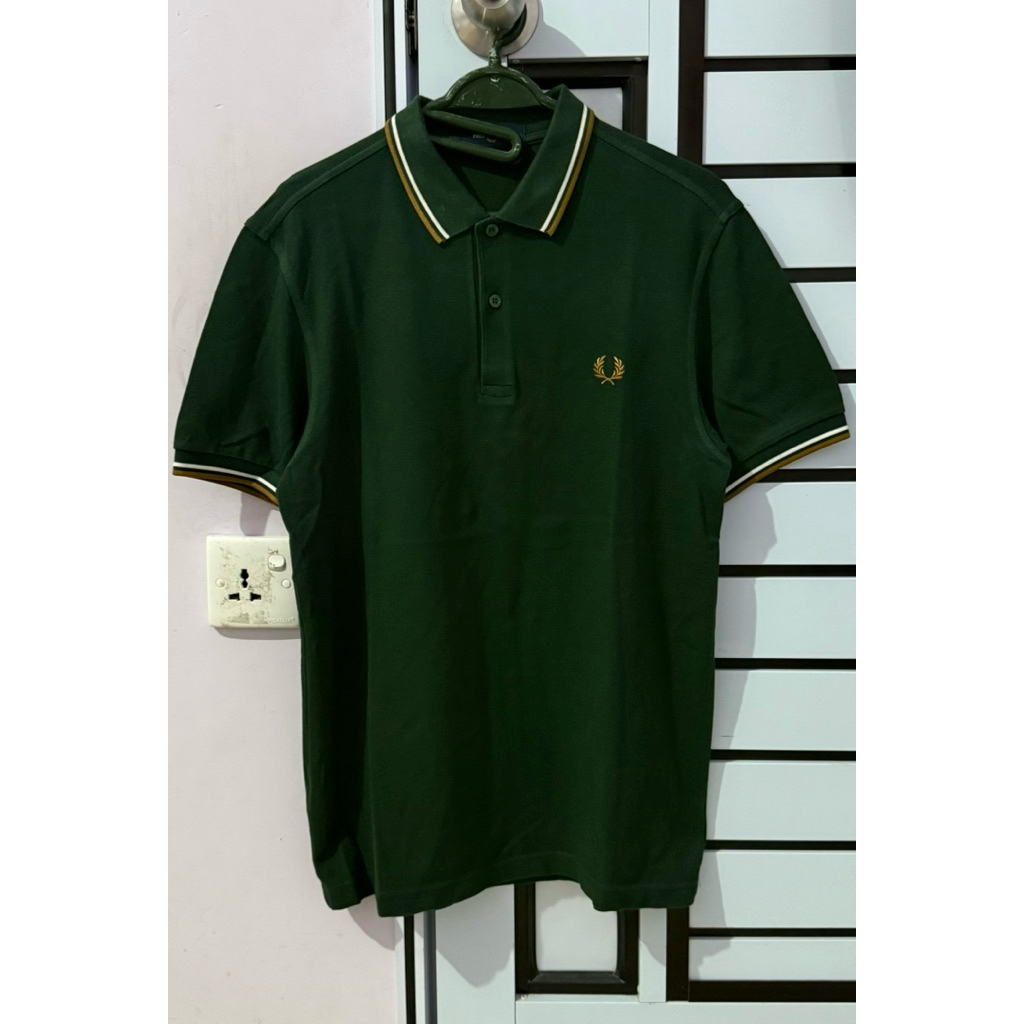 FRED PERRY GREEN POLO SHIRT ( WHITE & ORANGE TIPPED )
