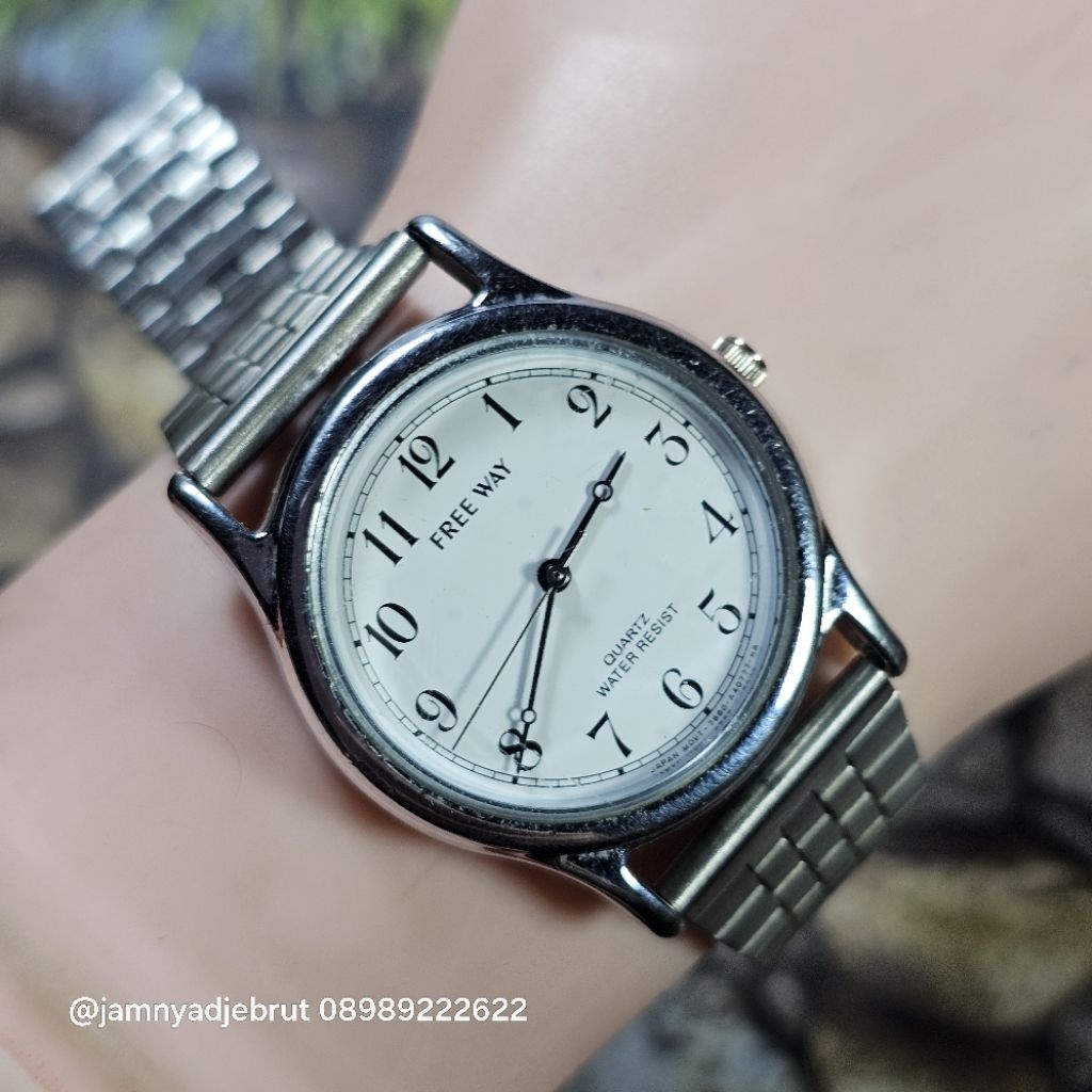 Jam Citizen Free Way 7630-A41306 Silver White Bekas