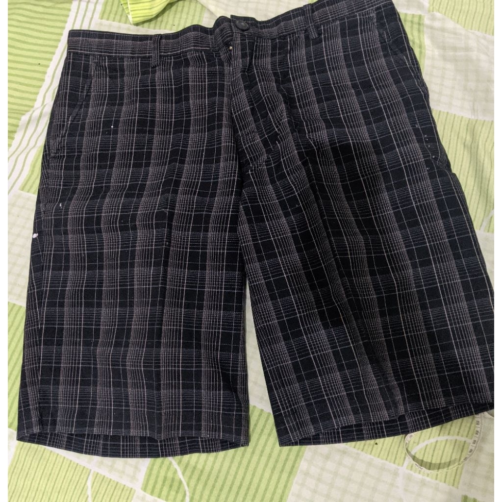 Celana Pendek Pria preloved