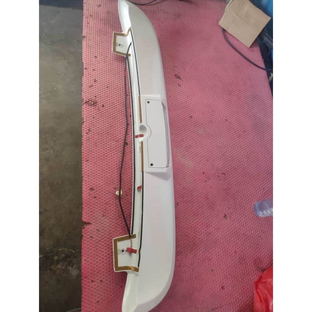 spoiler pintu bagasi Inova 2015
