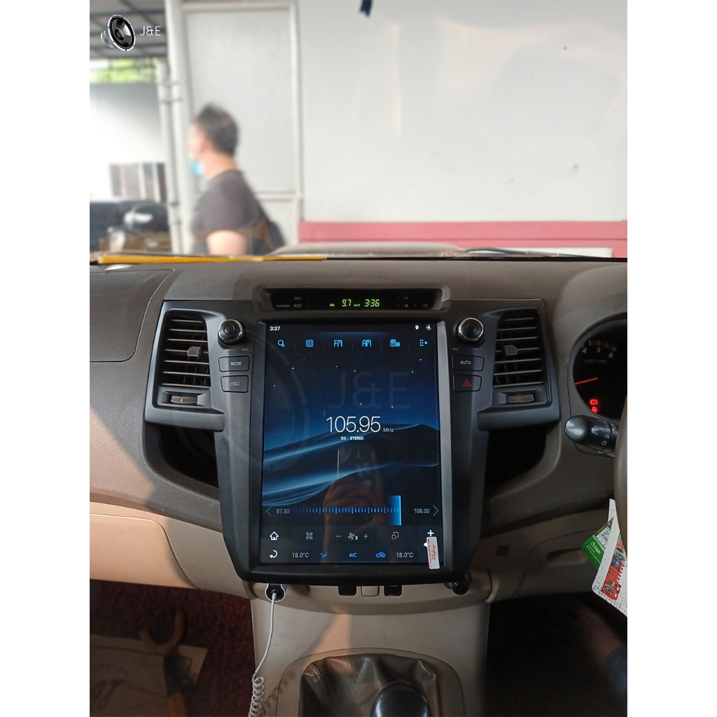 HEAD UNIT TESLA ANDROID TOYOTA FORTUNER LAMA
