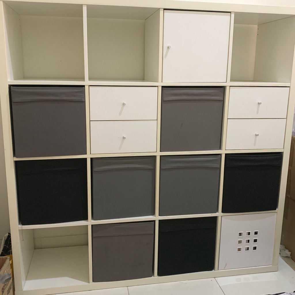 PRELOVED Ikea KALLAX Shelves Rack Unit Rak / Pembatas Ruangan