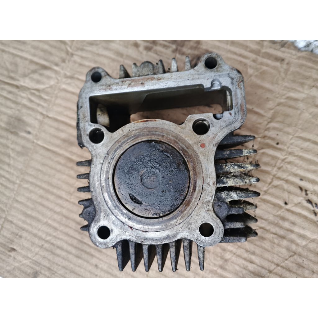 Blok sehere blok piston Vega R lama, cripton, second copotan original