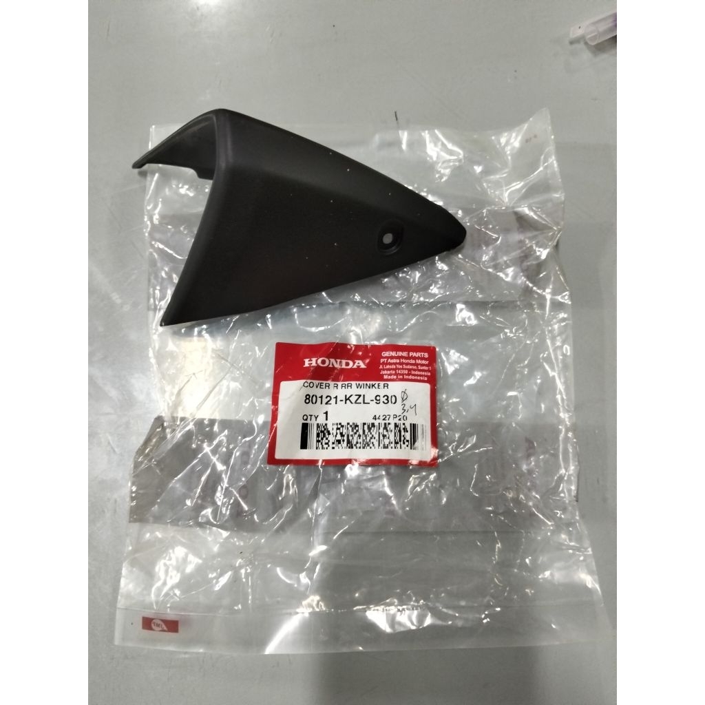 Cover R RR Winker untuk motor Spacy number part 80121KZL930