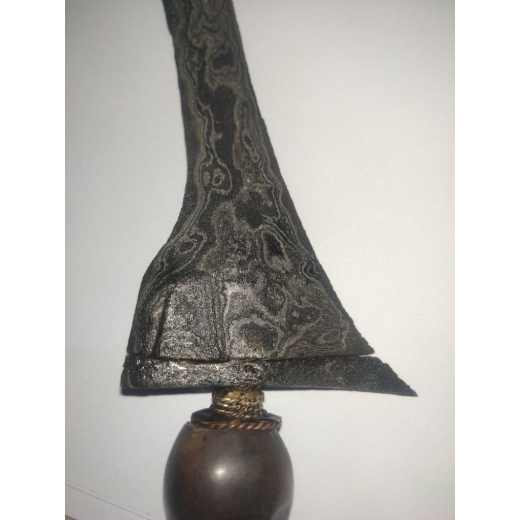 Keris sepuh Brojol pamor wahyu tumurun