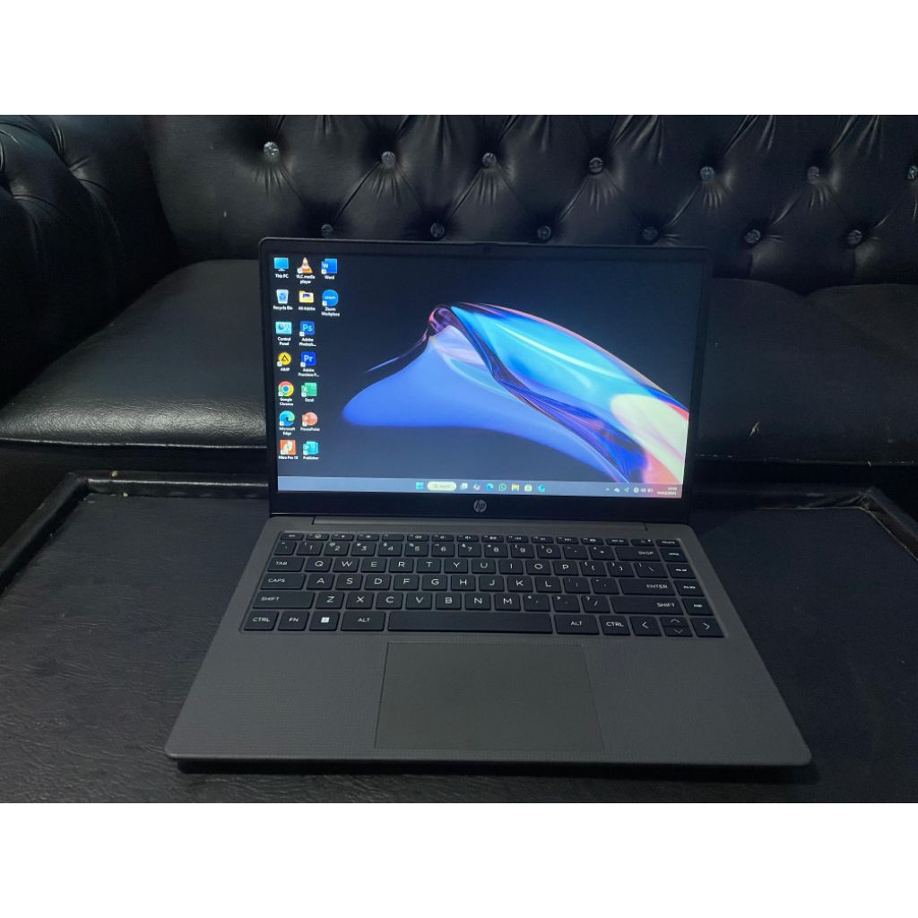 HP Laptop 245 G10 AMD Ryzen 3-3720U RAM 8GB DDR5 SSD 256GB NVMe 14" Windows 11 Pro Plus 2021 Ori Dis