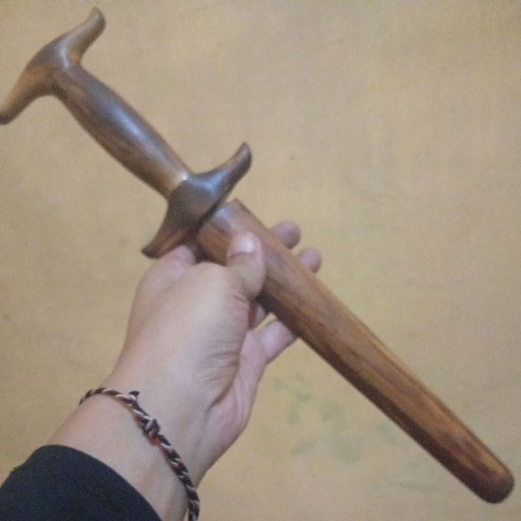 Kadga Sepuh Kabudhan Tindih