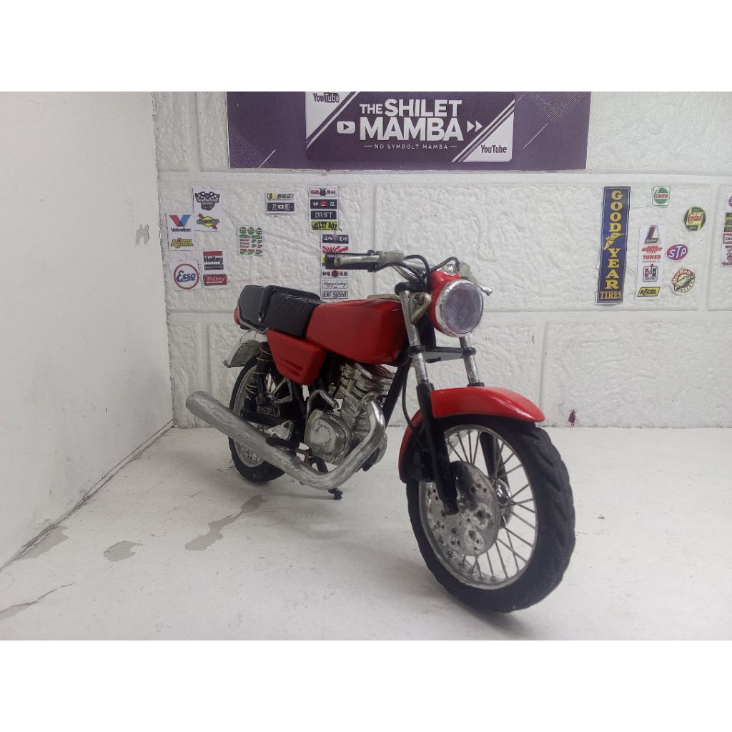 miniatur motor handmade GL 100 ,skala 1:12,pajangan & koleksi