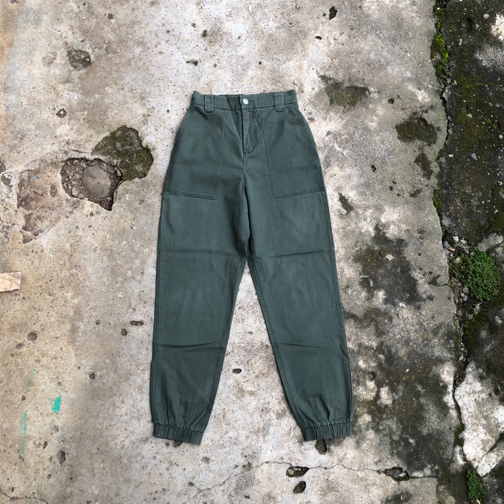 Relaxed ankle joger fatigue pants by supre ( second/bekas )