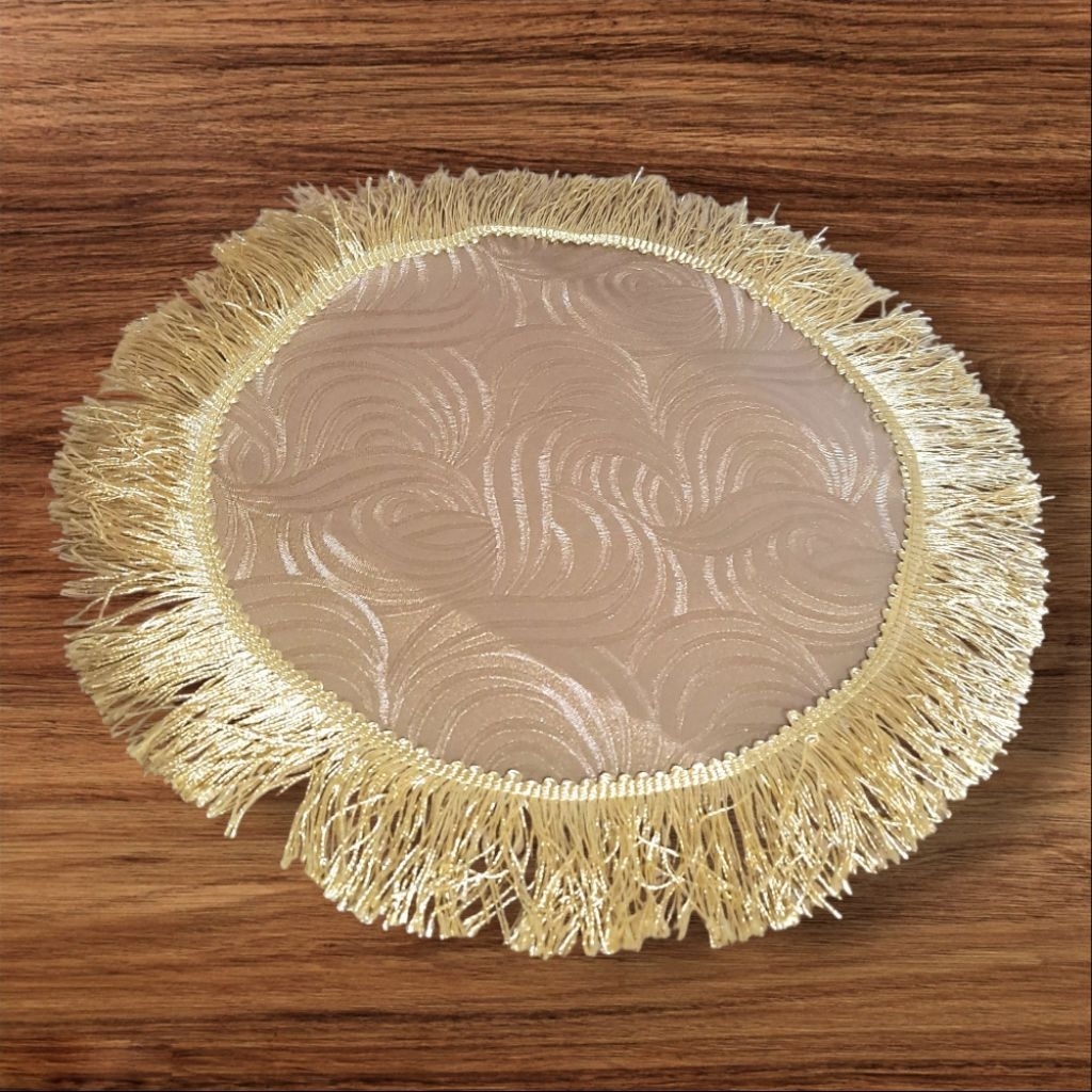 Taplak meja bulat rumbai