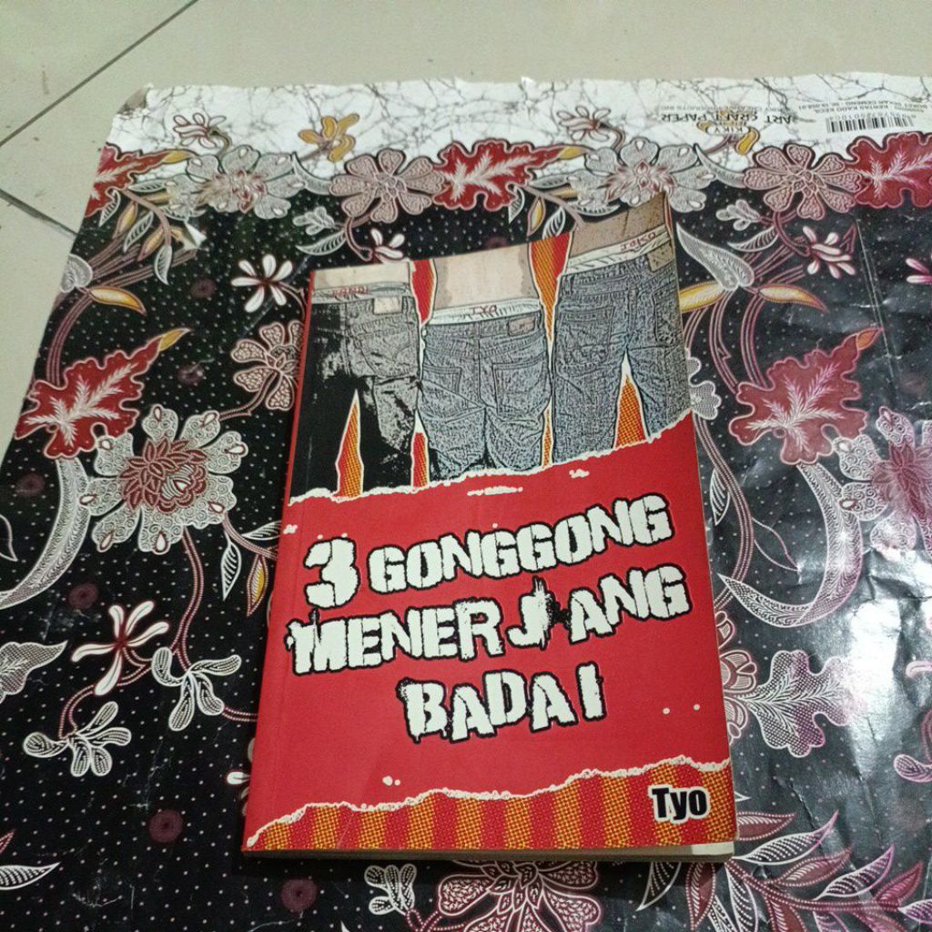 Novel Tyo - 3 Gonggong Menerjang Badai