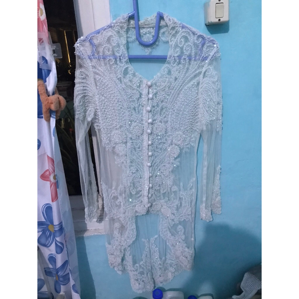 Kebaya modern preloved warna payet silver