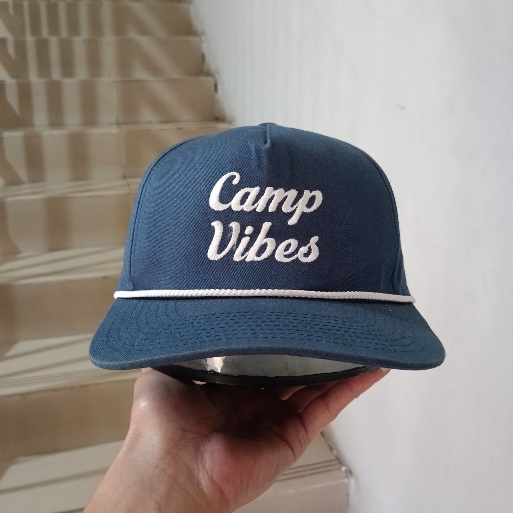 TOPI OUTDOOR POLER CAMP VIBES