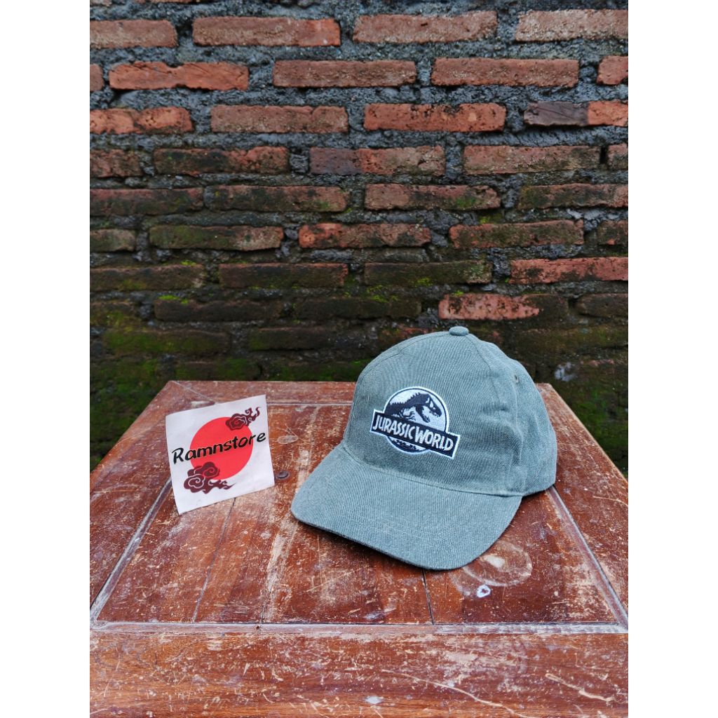 topi jurassic park youth