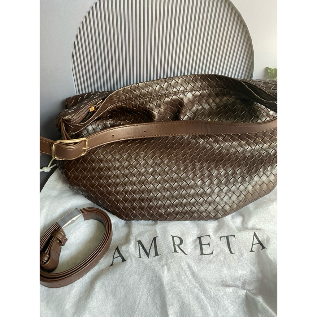 PRELOVED TAS HOBO TOTE ANYAM KULIT AMRETA