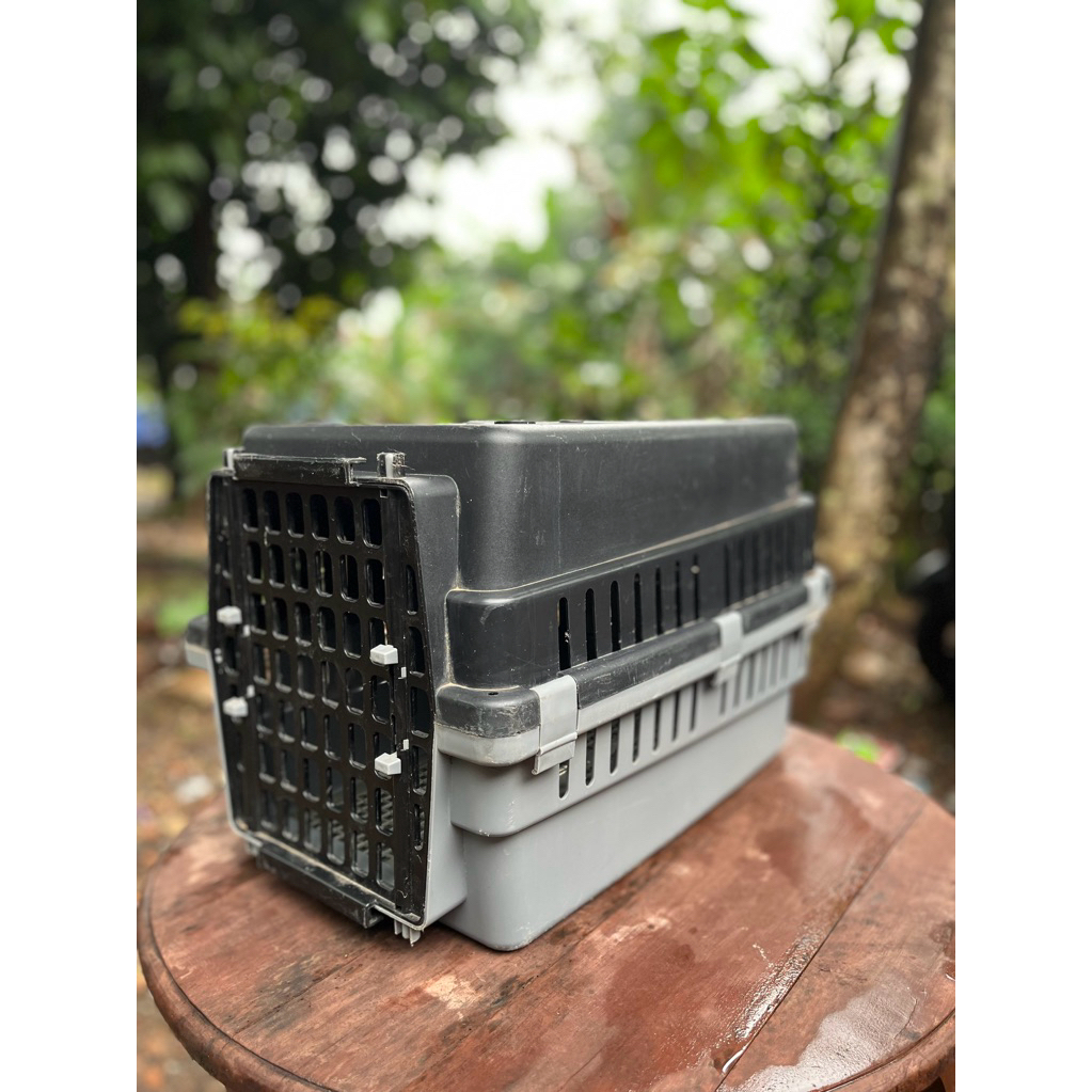 pet cargo ukuran besar L BEKAS