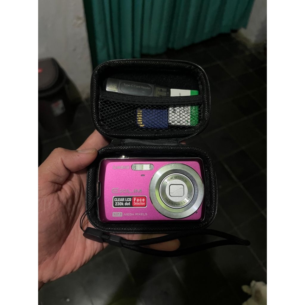 DIGITAL CAMERA CASIO EXILIM Z35