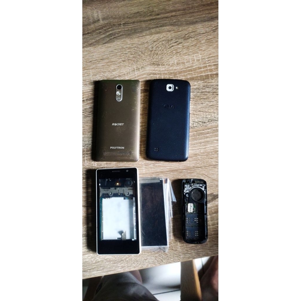 4 buat hp minusan ( LG, Asiafone, Polytron 2pcs)