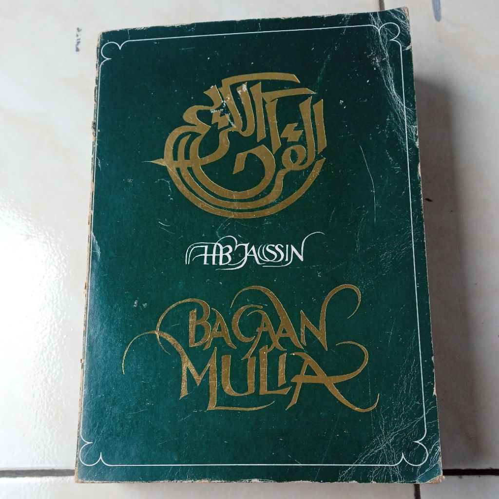 BACAAN MULIA HB JASSIN. ADA TANDA TANGAN PENULIS