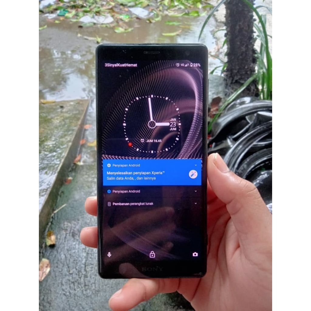Sony Xperia XZ2 au 4/64GB minus ringan normal
