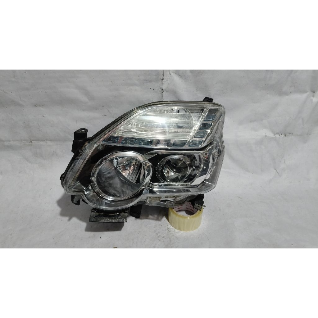 Lampu Depan Headlamp Nissan Xtrail T31