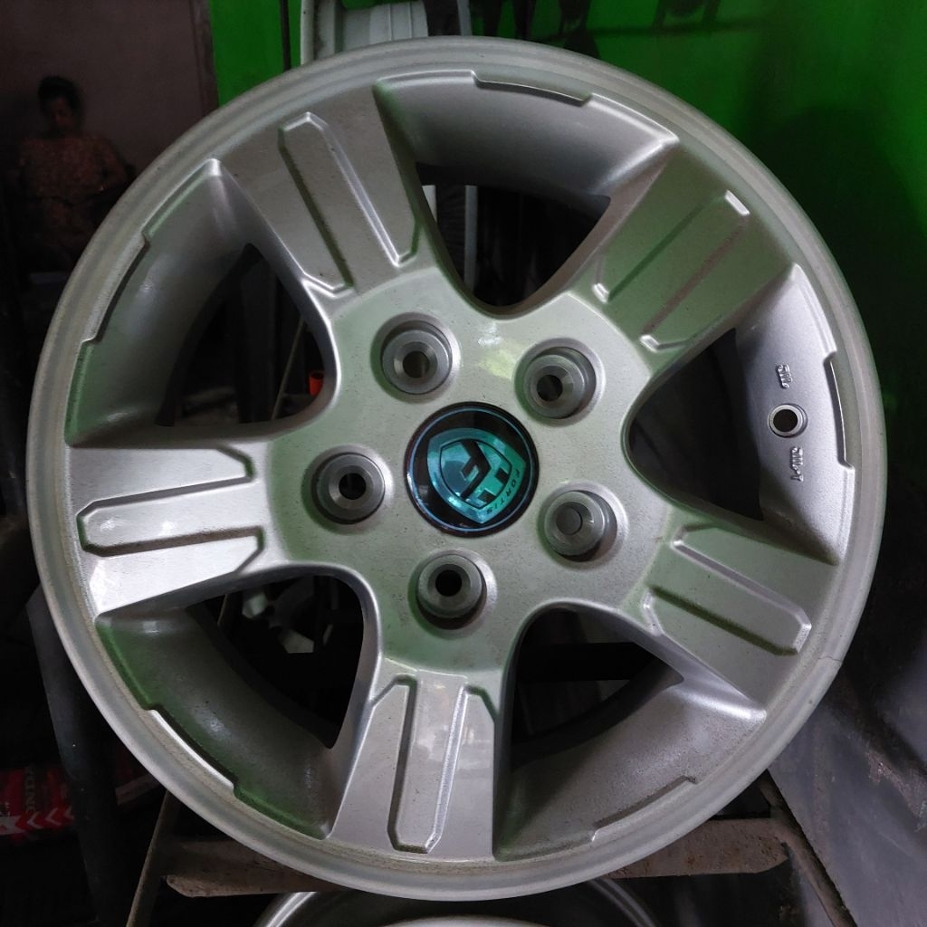 Velg Mobil APV Silver Ring 14 Original Pako