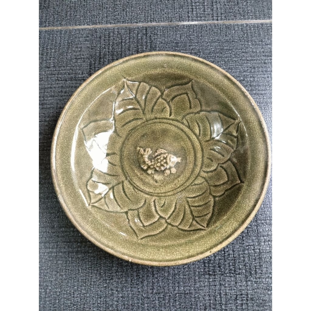 Piring antik china keramik ikan mas hijau celadon temuan