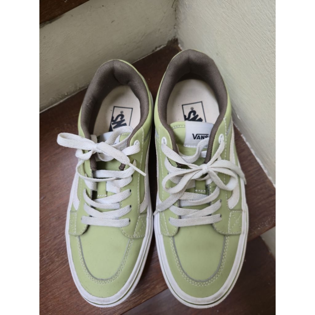 Preloved Vans Shoes Size 39 insole 24,5