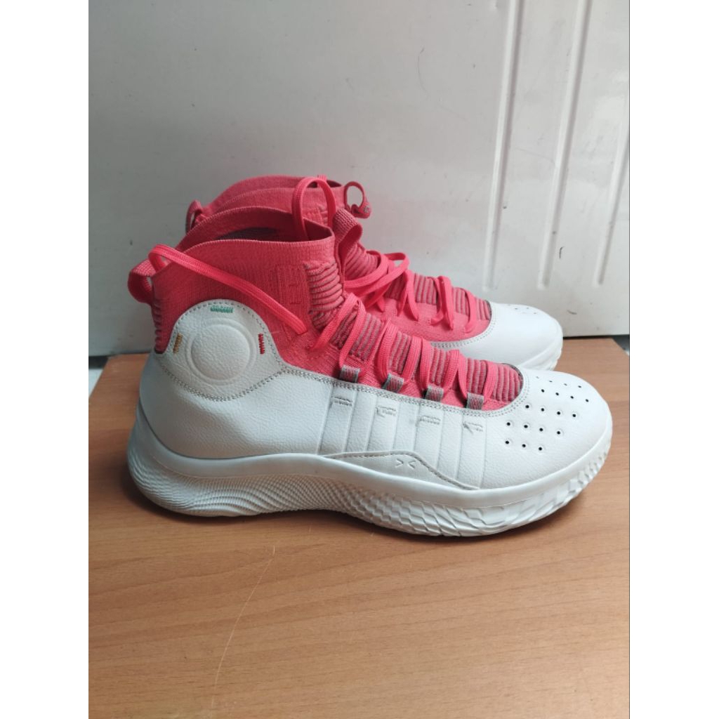 SEPATU BASKET UNDER ARMOUR STEPHEN CURRY 4 LIKE NEW SIZE 43 BEKAS PRELOVED