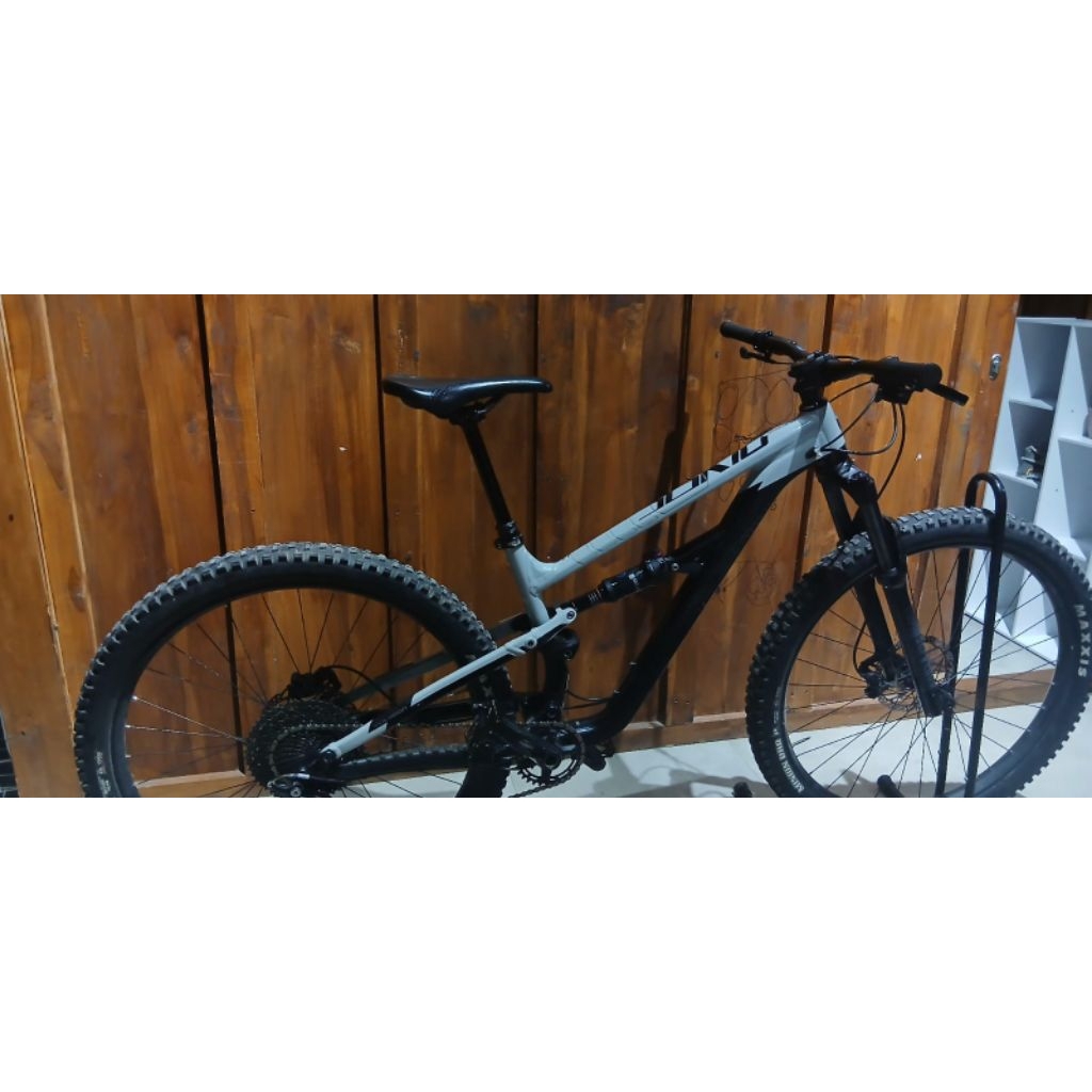 Sepeda Polygon Siskiu T7 size M29