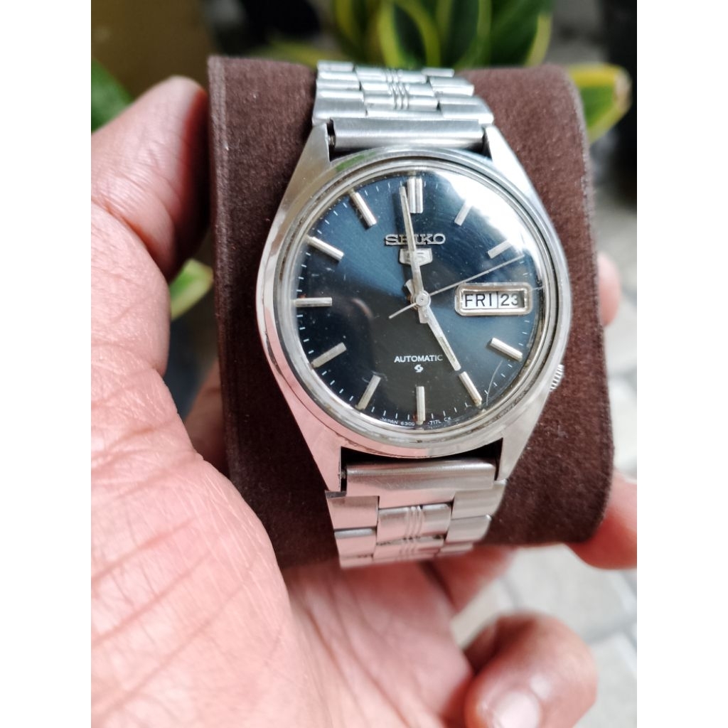 Seiko automatic second