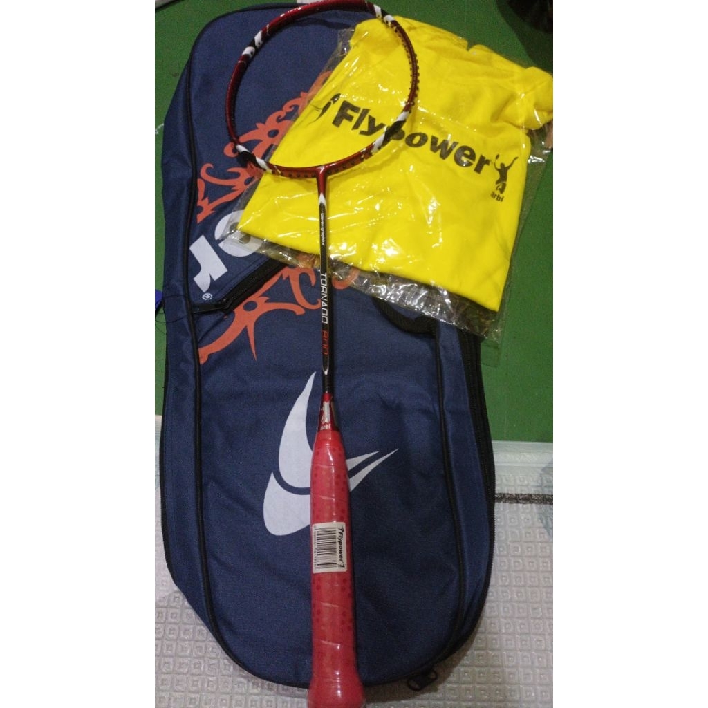 Raket Badminton Flypower Tornado 800