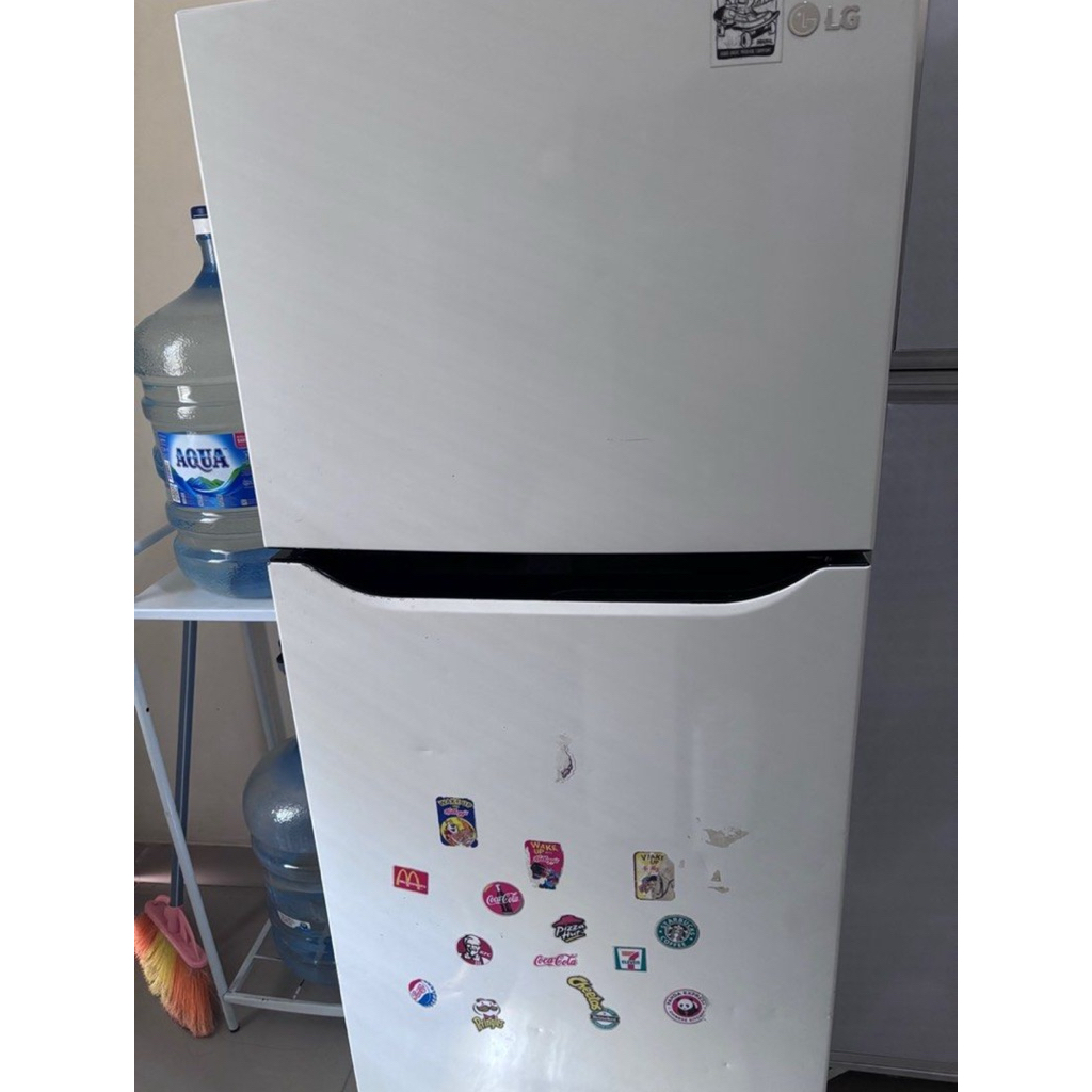 KULKAS LG 2 PINTU BEKAS DAN MASIH BAGUS