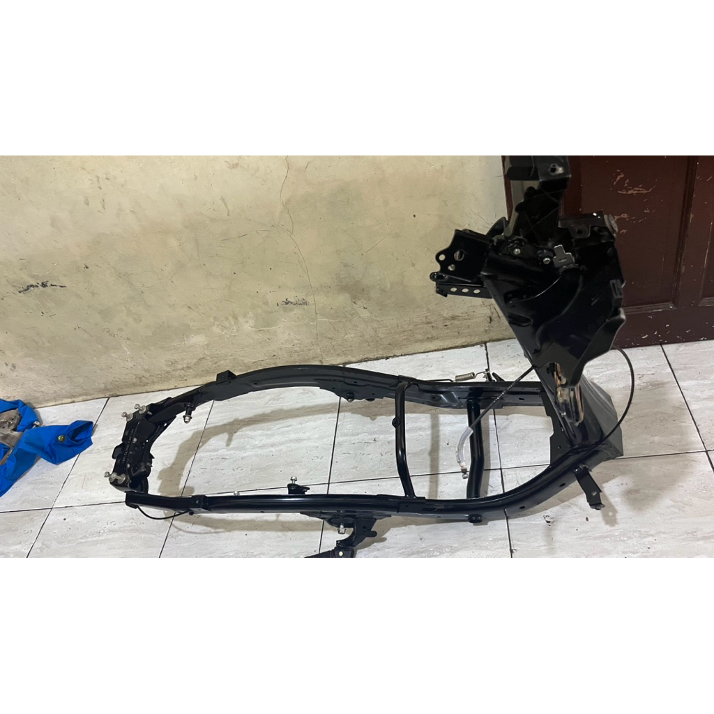 Rangka frame honda BEAT DELUXE BEAT STREET ALL NEW ESAF original copotan motor , kondisi jos istimew