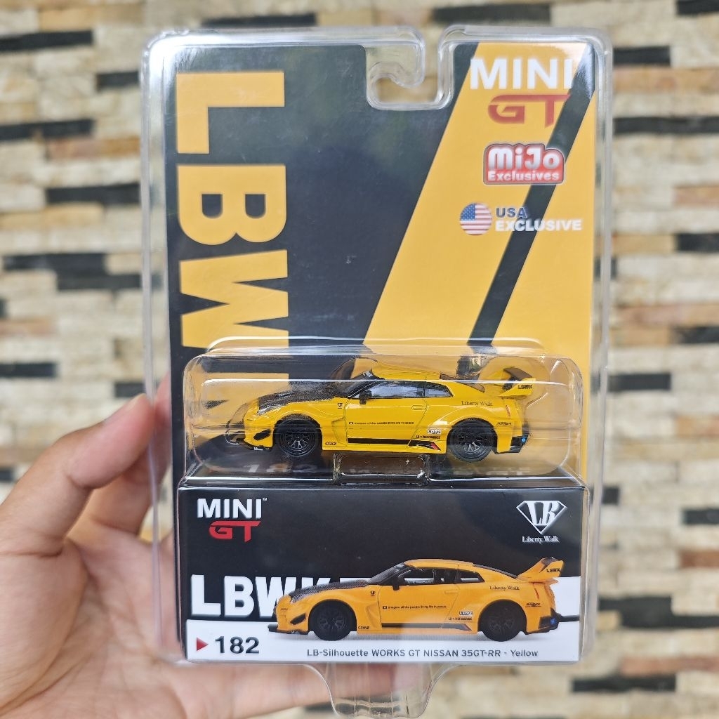 Mini GT LBWK LB-Silhouette Works GT Nissan GTR R35 35GT-RR Yellow MGT 182