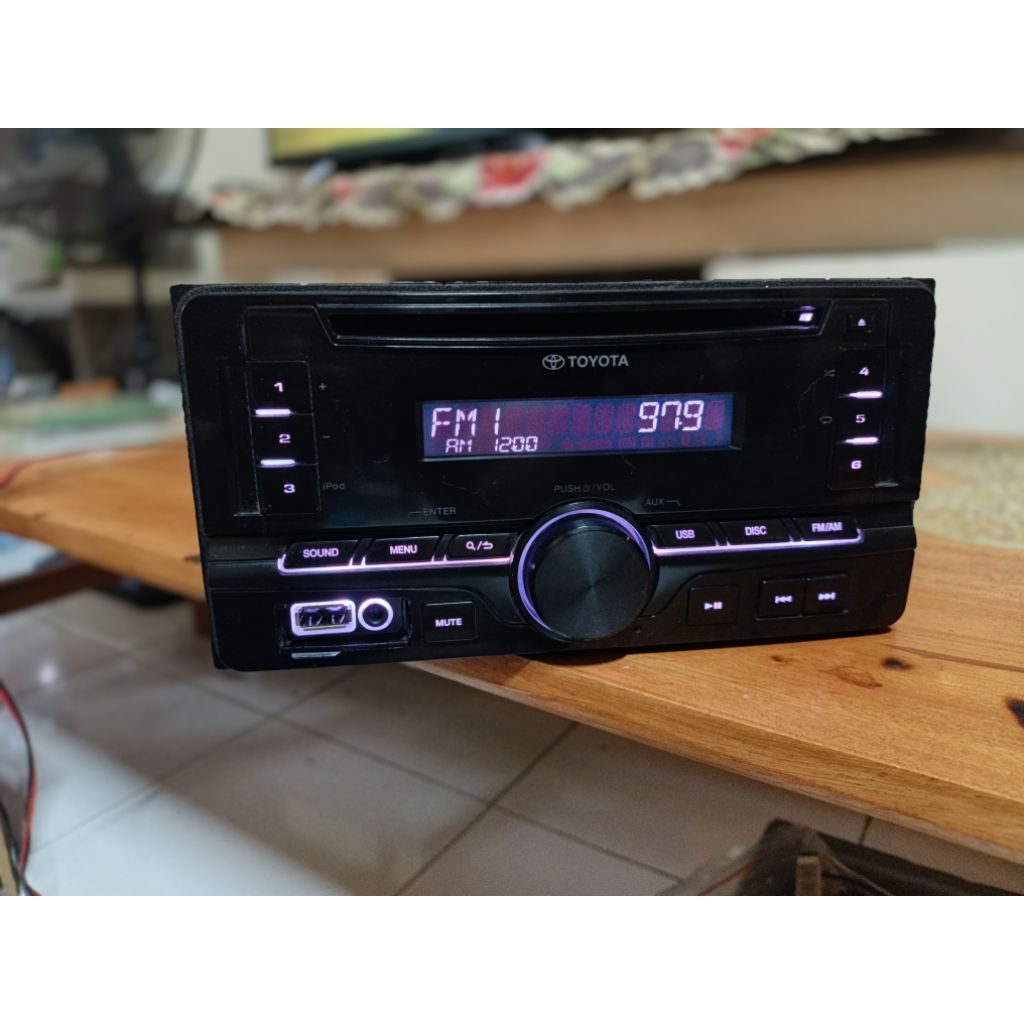 Head unit TOYOTA merk kenwood , suara joss