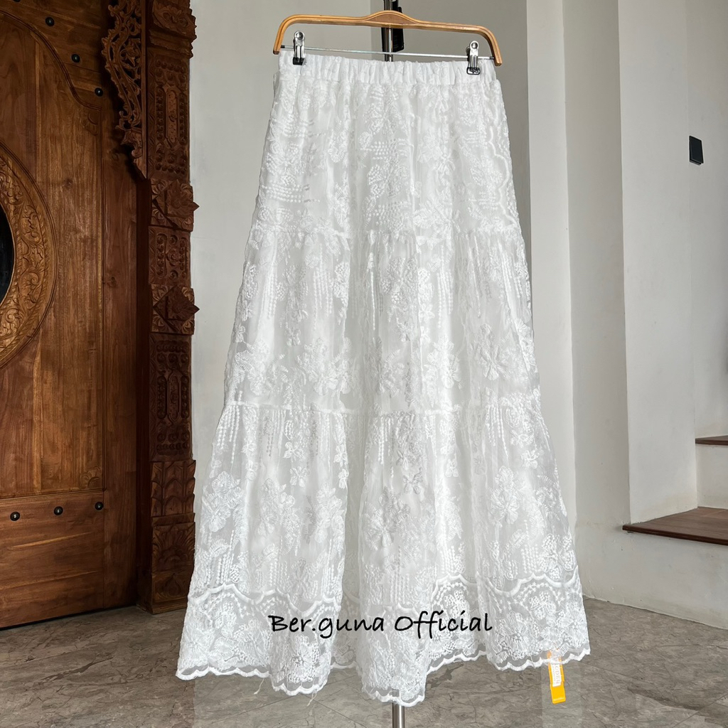 Ber.guna Risya Maxi Brokat Skirt Rok Wanita Brukat