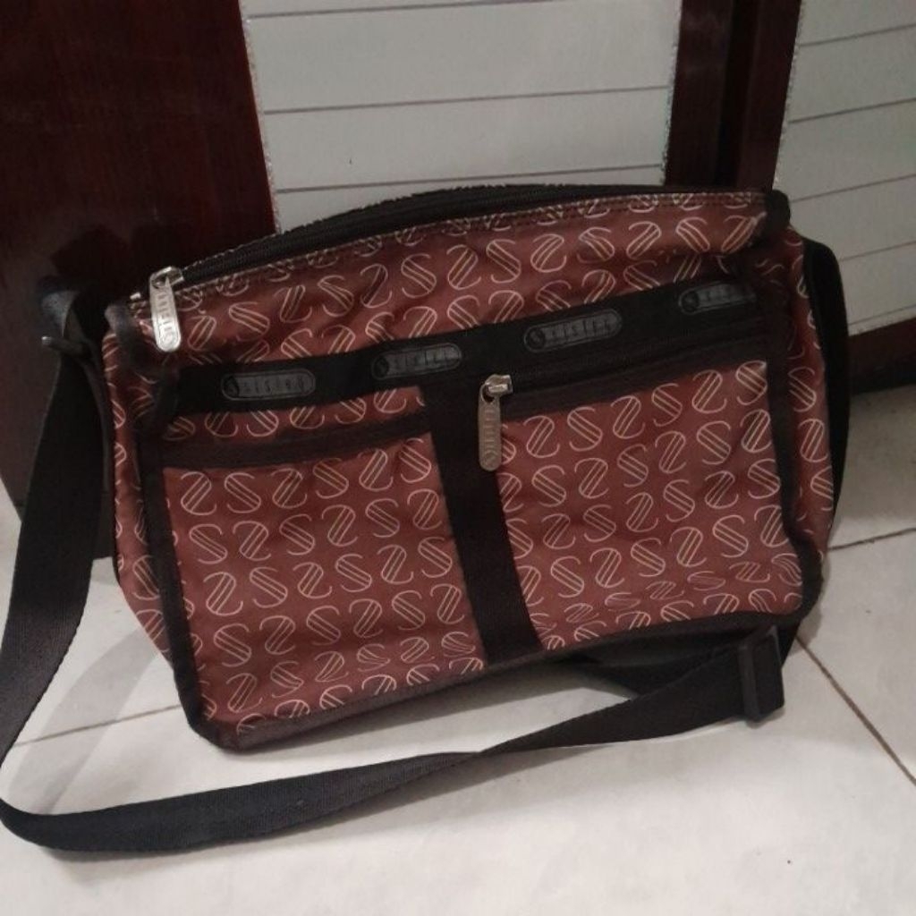 slingbag Branded Sisley preloved nilon banyak ruang
