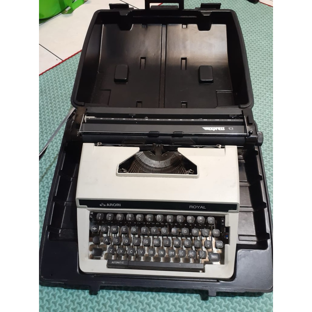 Mesin Ketik / Mesin Tik Manual Royal Express Pita 46101698