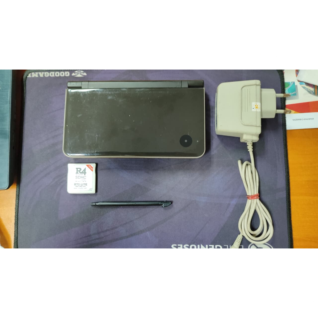 Nintendo DS i XL Fullset siap main - Mulus