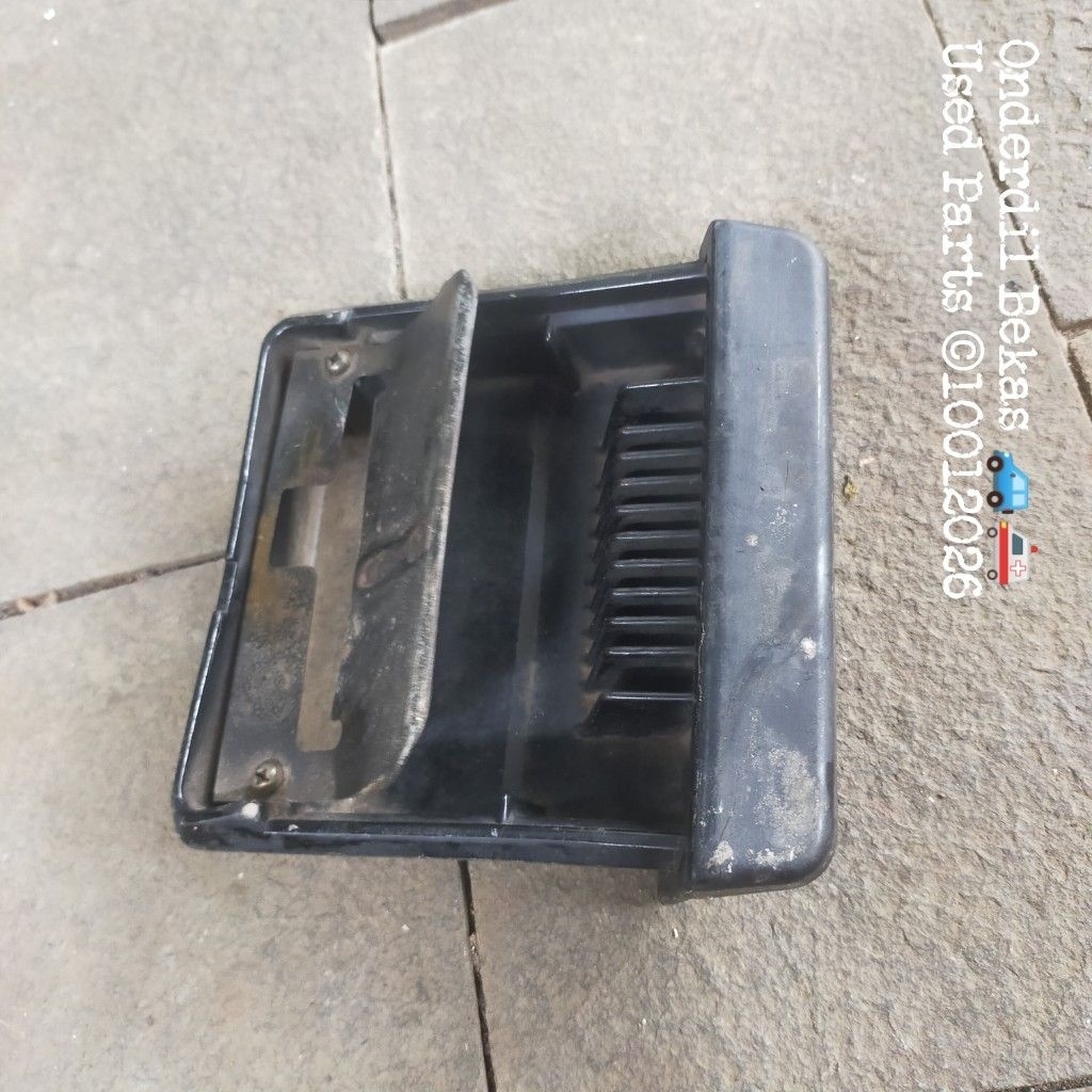 asbak dashboard toyota corona TT 1981