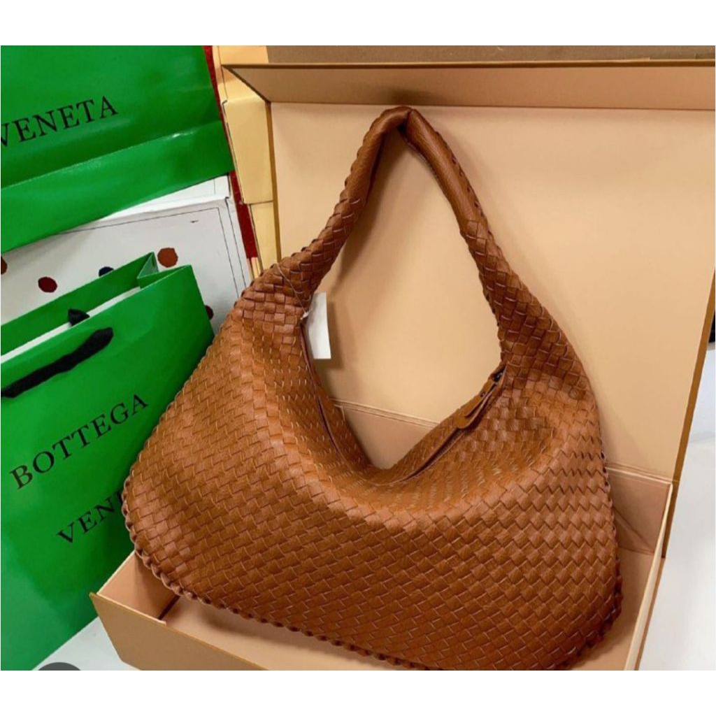 BOTTEGA VENETA HOBO BAG