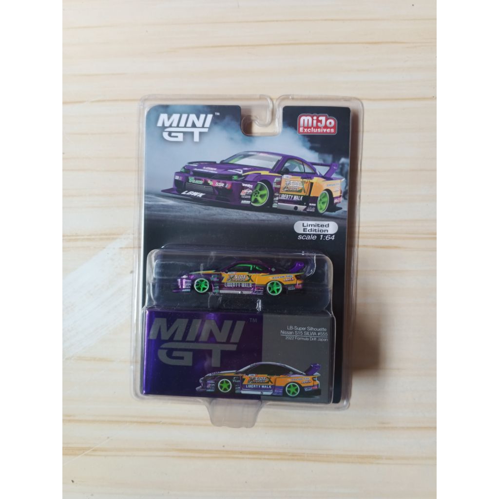 Mini GT Nissan Silvia s15 formula drift japan ungu